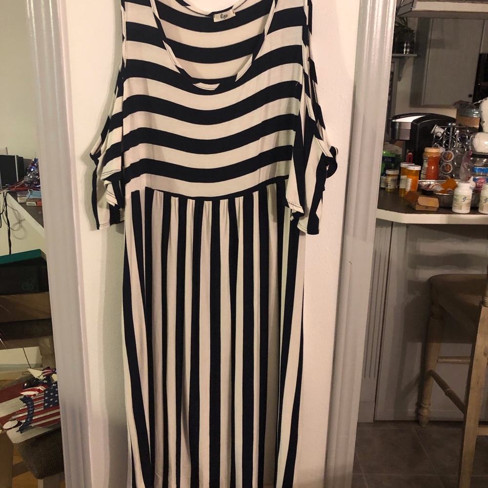 Navy white knee length cold shoulder knit dress